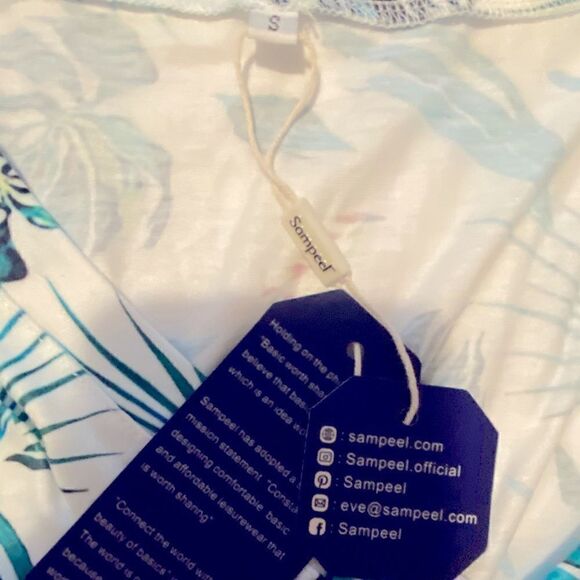 Women’s SAMPEEL Womens V Neck Floral Side Split Tank Tops NWT!! - Picture 7 of 10